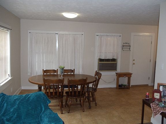 4th image of 220 County Road 2620