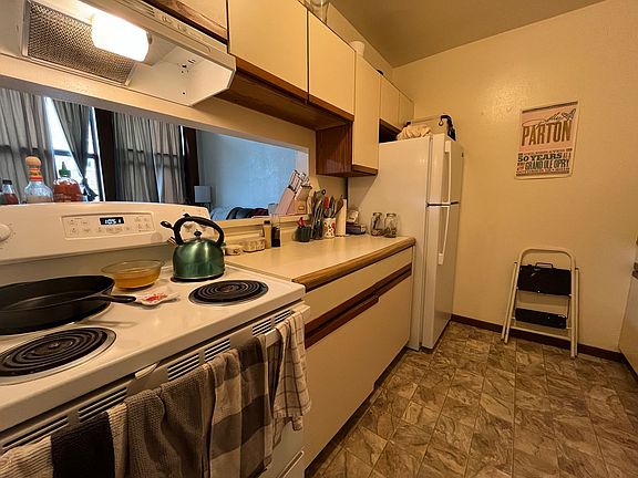 3rd image of 319 South St #7