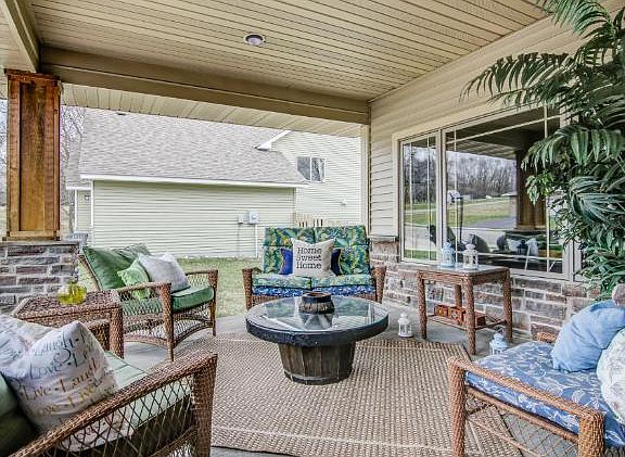 2nd image of 628 Knollwood Dr