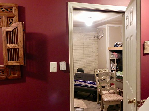 5th image of 128 Knollwood Dr