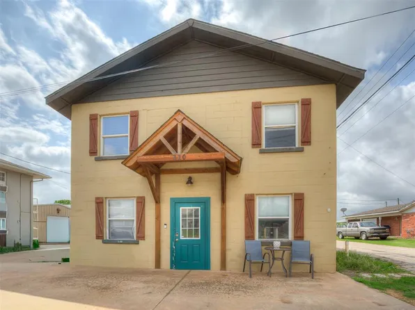 110 NW 3rd St, Blanchard, OK 73010