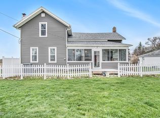 9503 Sikkenga Rd, Montague, MI 49437