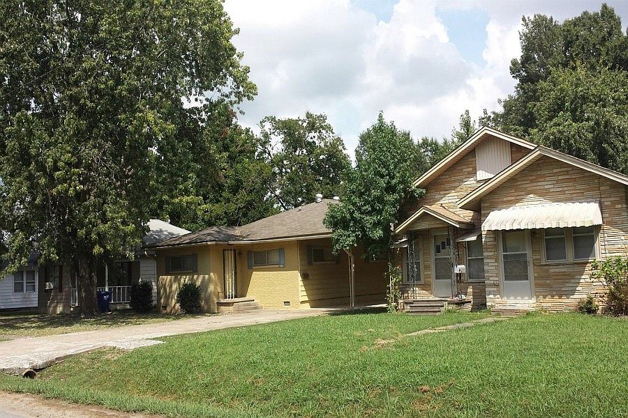 2nd image of 504 NE 1st St