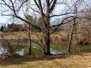 15 Harrods Landing Dr, Prospect, KY 40059