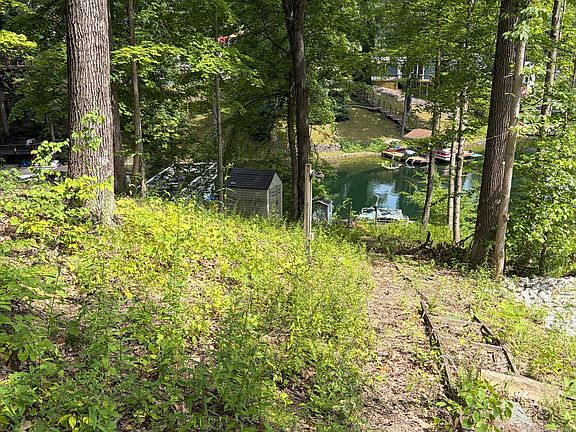 5th image of 7595 Hummingbird Dr