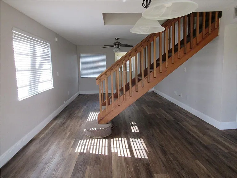 5240 SW 121st Ave — Photo 4