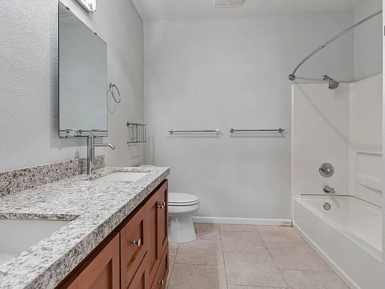 250 Santa Fe Ter #111 — Photo 30