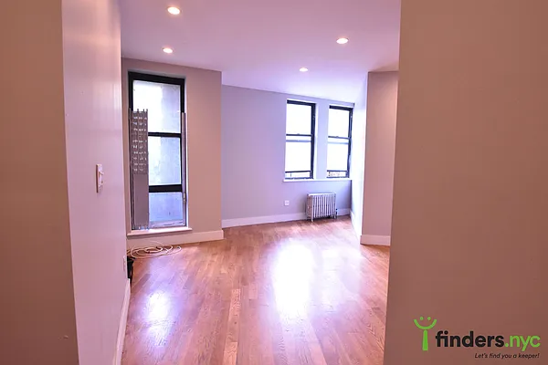 Rented by Clove Realty LLC | media 17