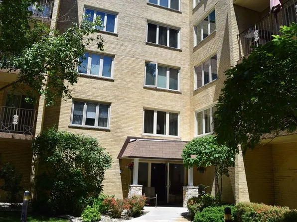 6430 W Belle Plaine Ave APT 304, Chicago, IL 60634