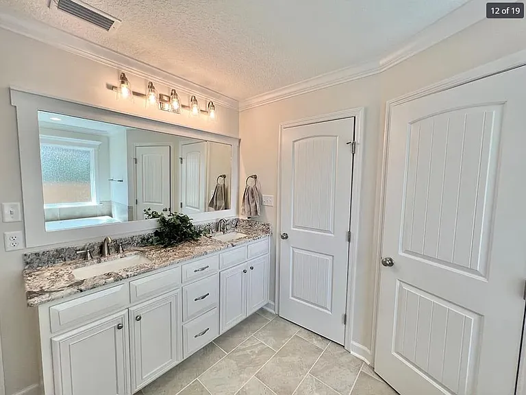 3965 Landings Cir — Photo 9