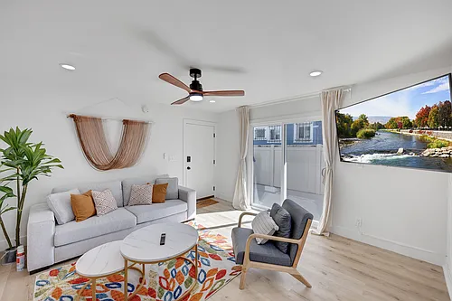 1075 Molino Ave #1 Photo 1