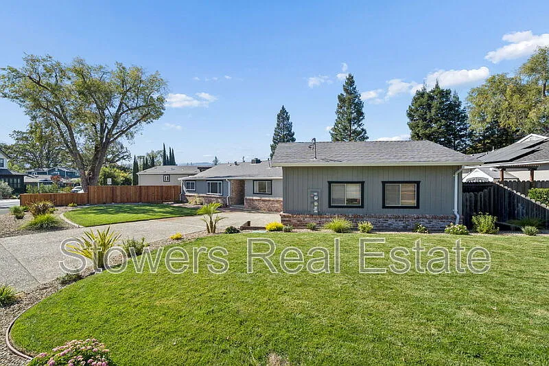 4 bed, 2.0 bath, 1520 sqft, $4,695 — Photo 4