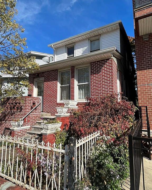 2nd image of 3029 Brighton Fifth St
