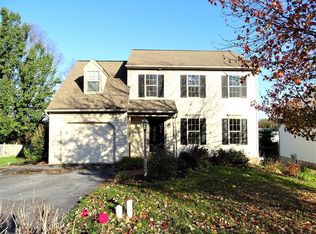 8 Santa Fe Dr, Lititz, PA 17543