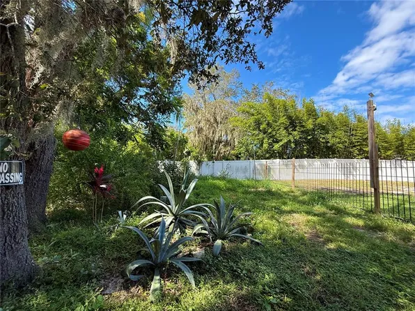 696 N Sunset Dr, Mount Dora, FL 32757