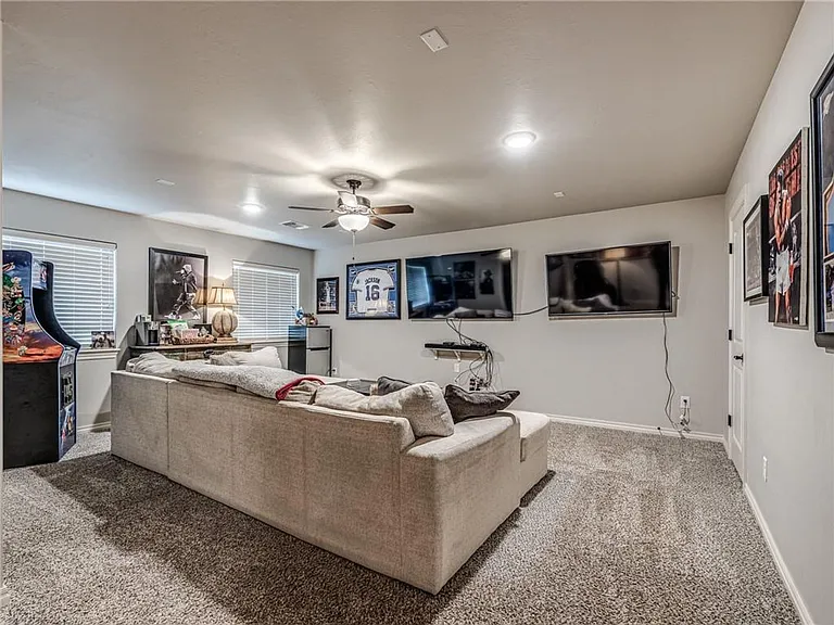 5009 Crater Lake Dr — Photo 12