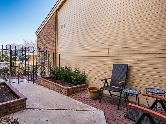 3rd image of 1801 Steeplechase Dr APT 602