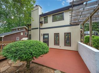 132 Carrisbrooke Ln, Winston Salem, NC 27104