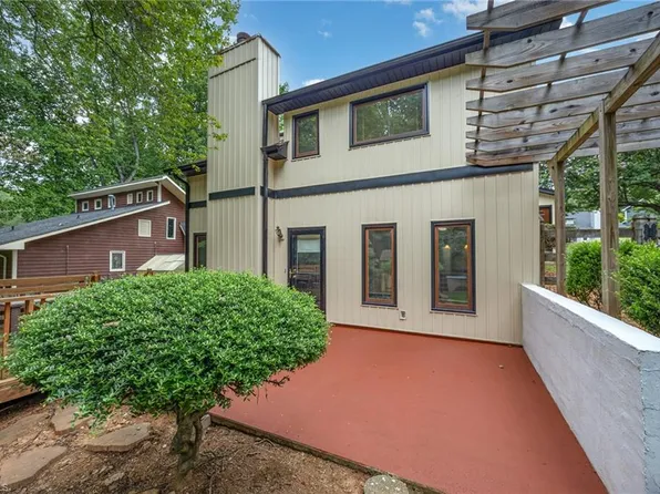 132 Carrisbrooke Ln, Winston Salem, NC 27104