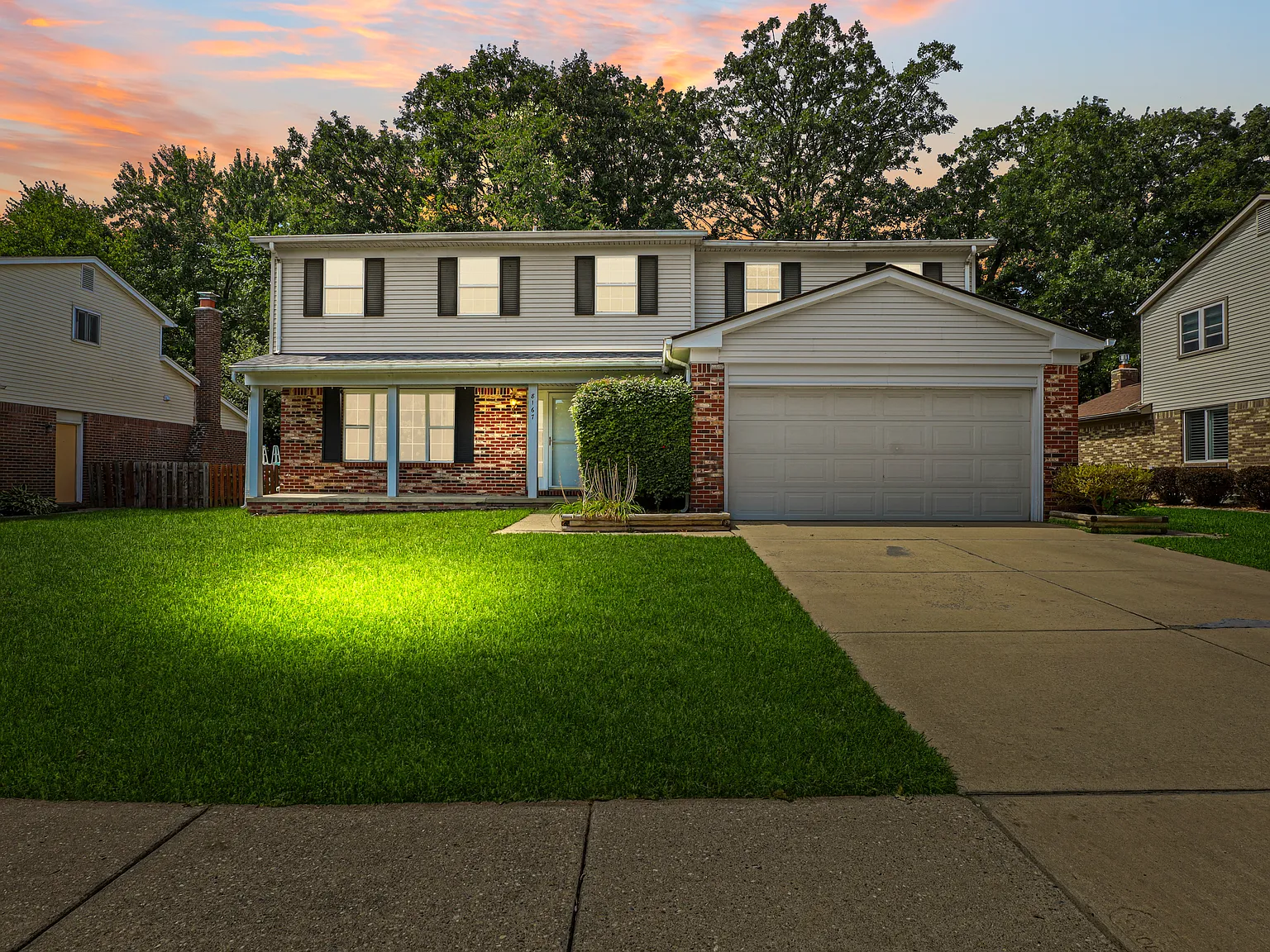 4 bed, 2.5 bath, 2238 sqft, $2,900 — Photo 2