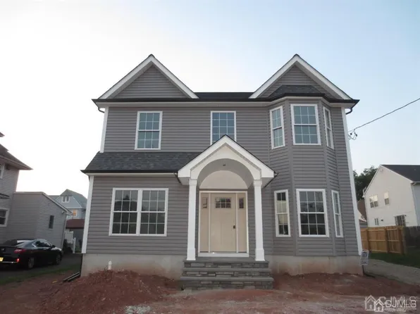 209 Chestnut St, Middlesex, NJ 08846