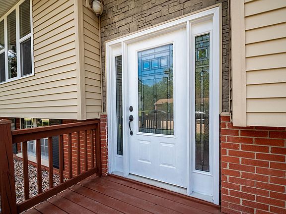 3rd image of 139 Devron Cir