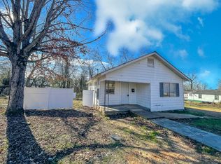 327 Cherry St, Camden, AR 71701