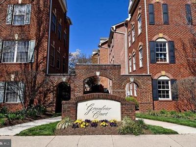 2405 N Greenbrier Ct, Arlington, VA, 22207