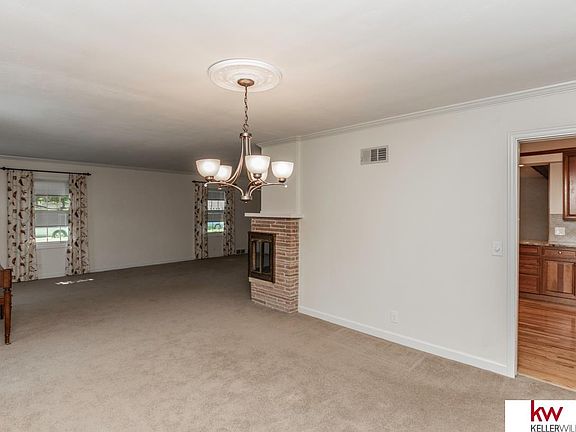 5th image of 683 Parkwood Ln