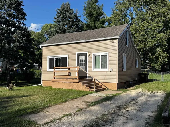 105 N Nohe Ave, Oregon, IL 61061