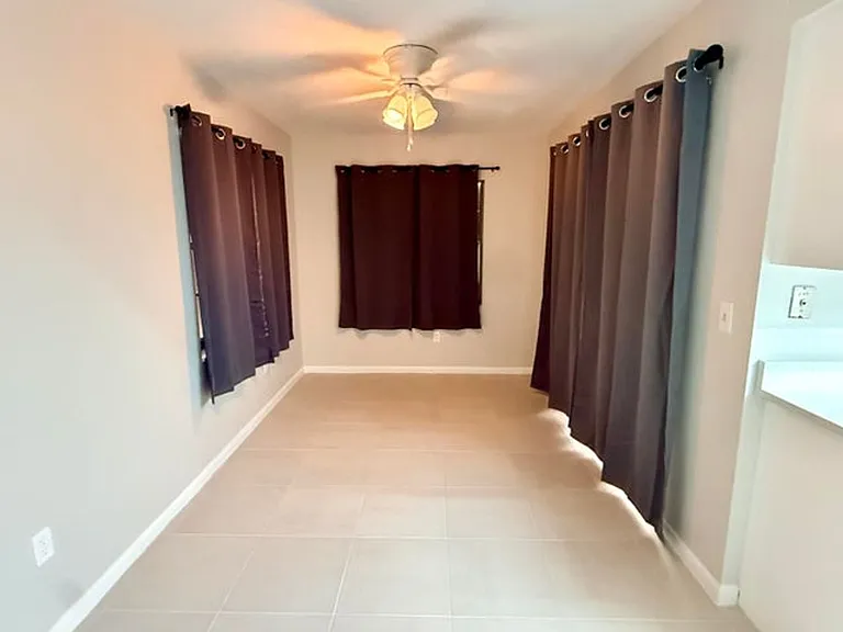 22800 SW 54th Way — Photo 4