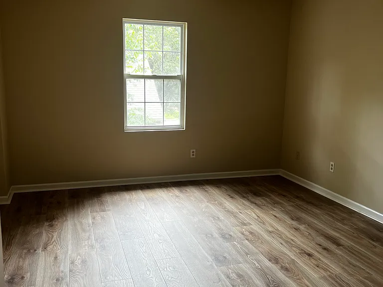 692 Pilgrim Ford Ct — Photo 7