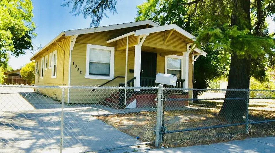 1032 S Golden Gate Ave photo 1