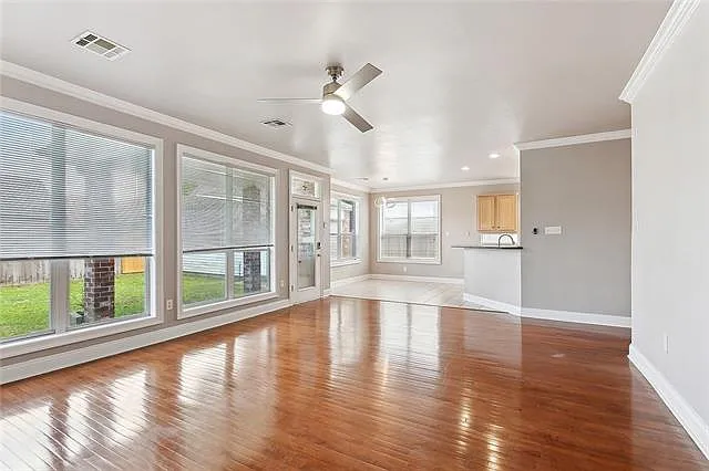 4405 Laplace St — Photo 5