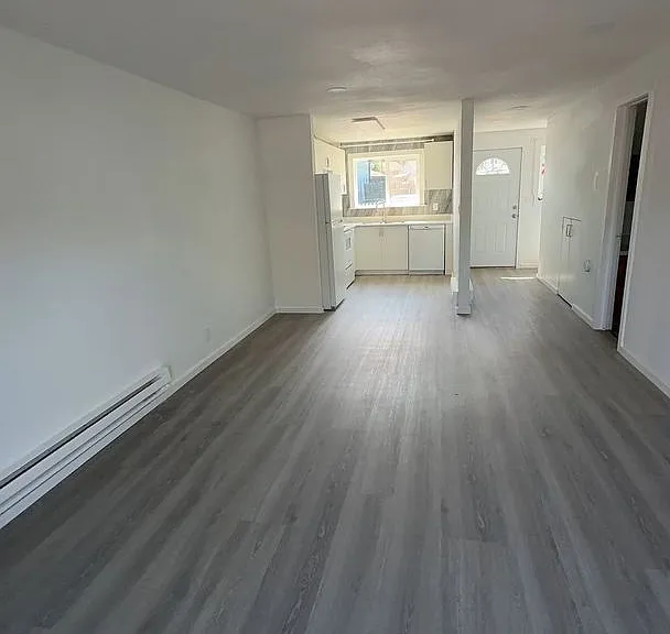 600 N B St — Photo 8
