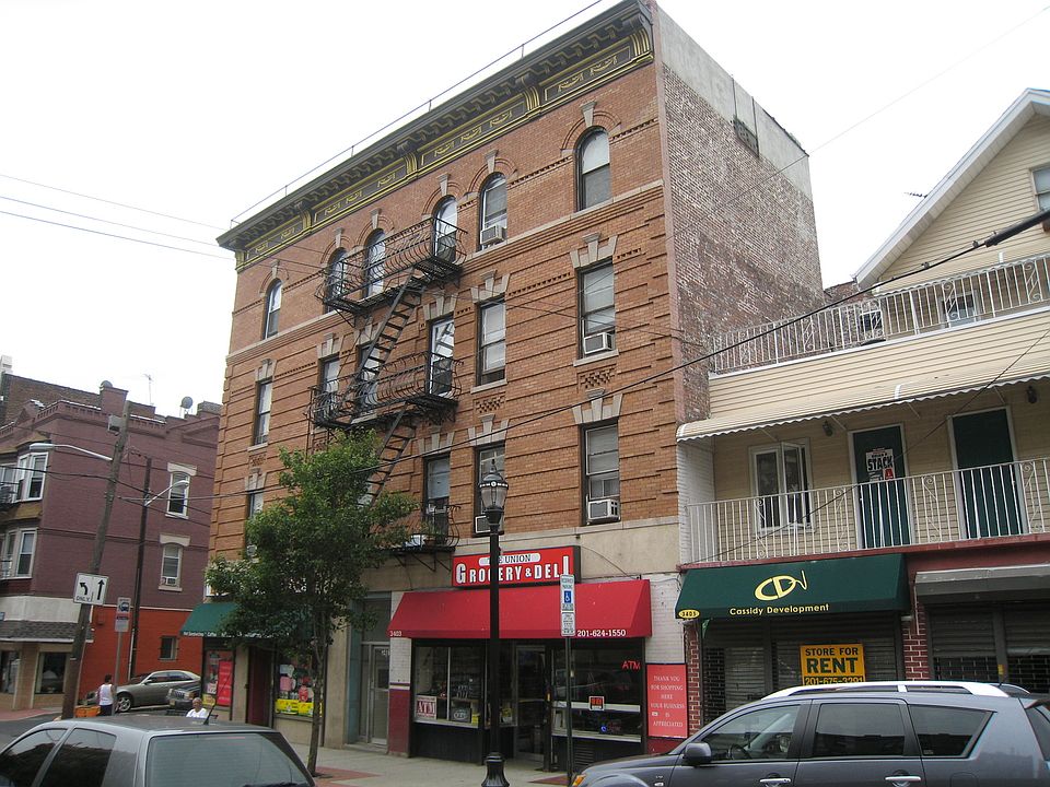 1st image of 3401 Park Ave #205
