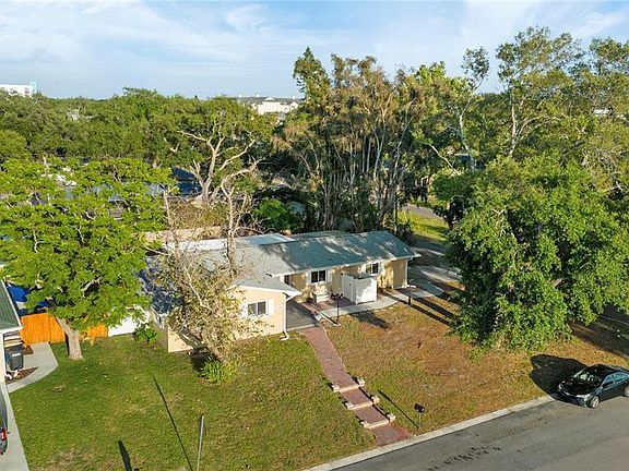 3rd image of 1109 S SAN REMO AVENUE