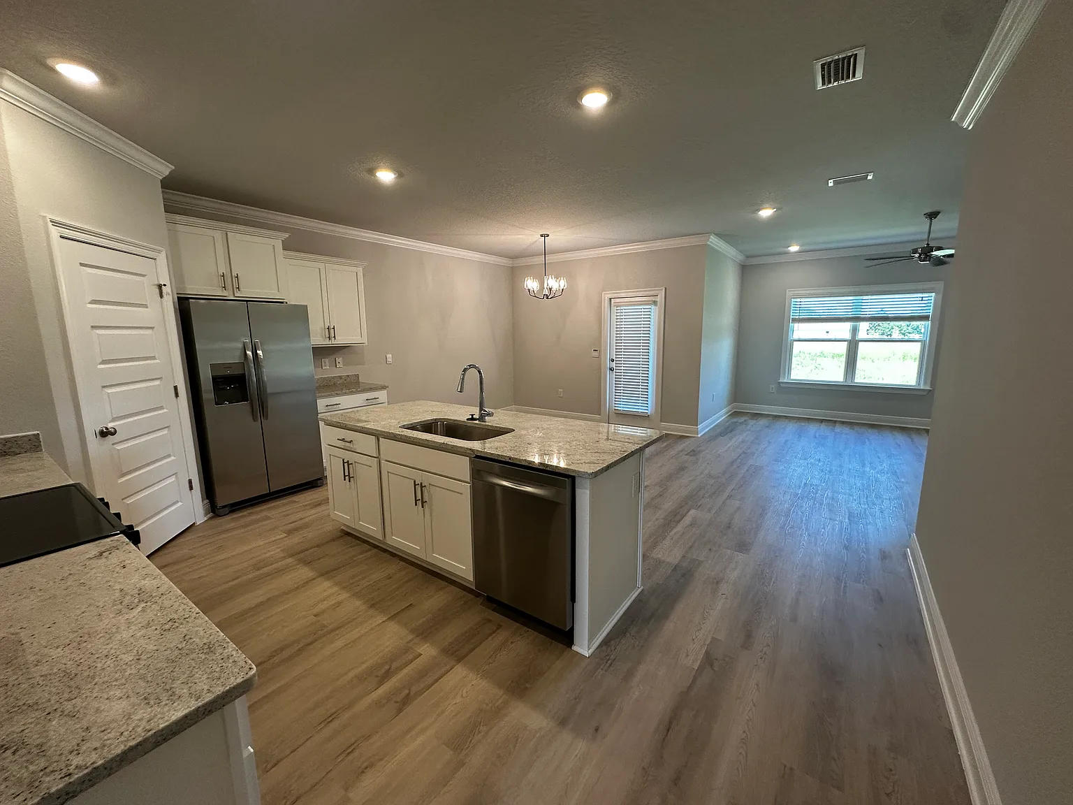 Available Now! 4 Bed 2 Bath In Brand New Subdivision In Fairhope! — Photo 4