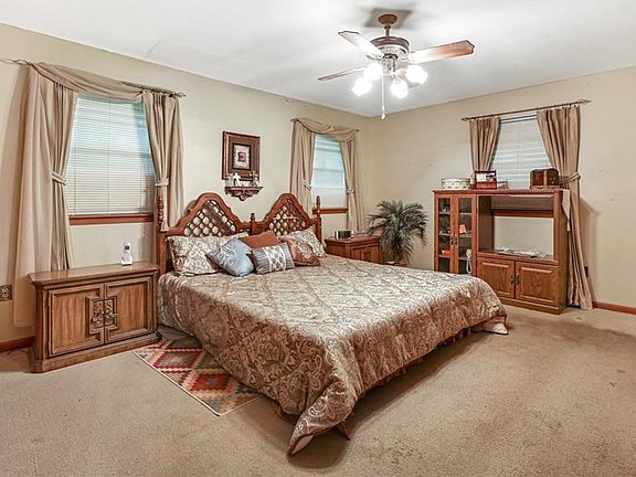 3rd image of 3877 Wall Blvd