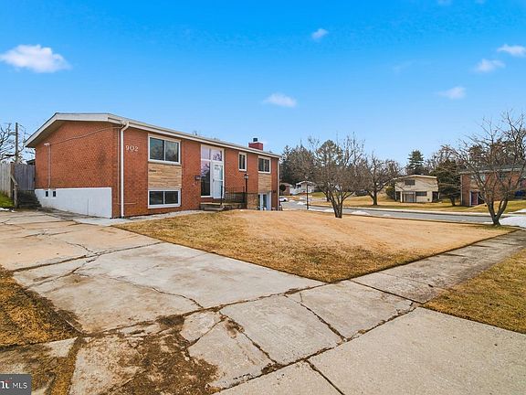 2nd image of 902 Bittersweet Rd