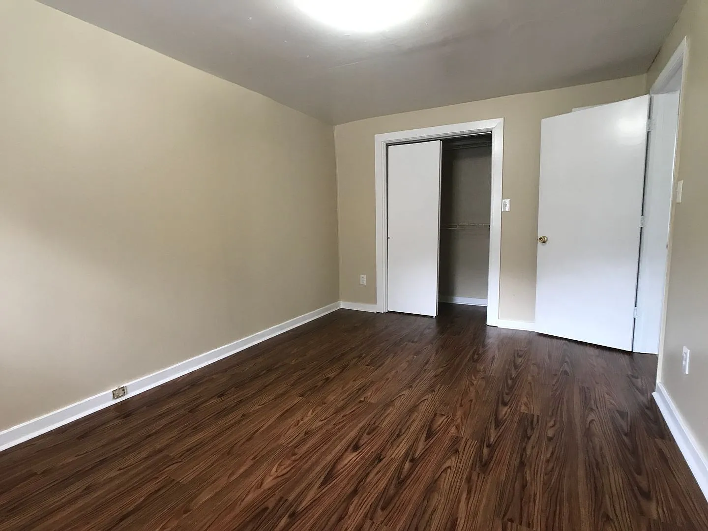 Now Leasing: First Month Free & No Deposit! Charming Carriage House near Downtown Savannah — Photo 4