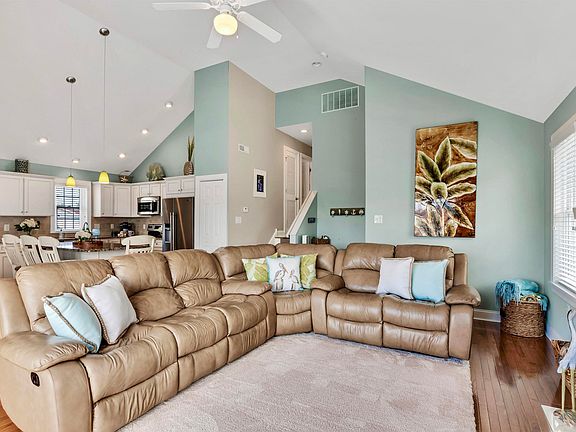 3rd image of 2309 Simpson Ave #2