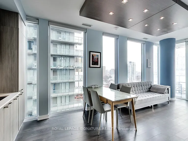 28 Wellesley St E #1704 — Photo 3