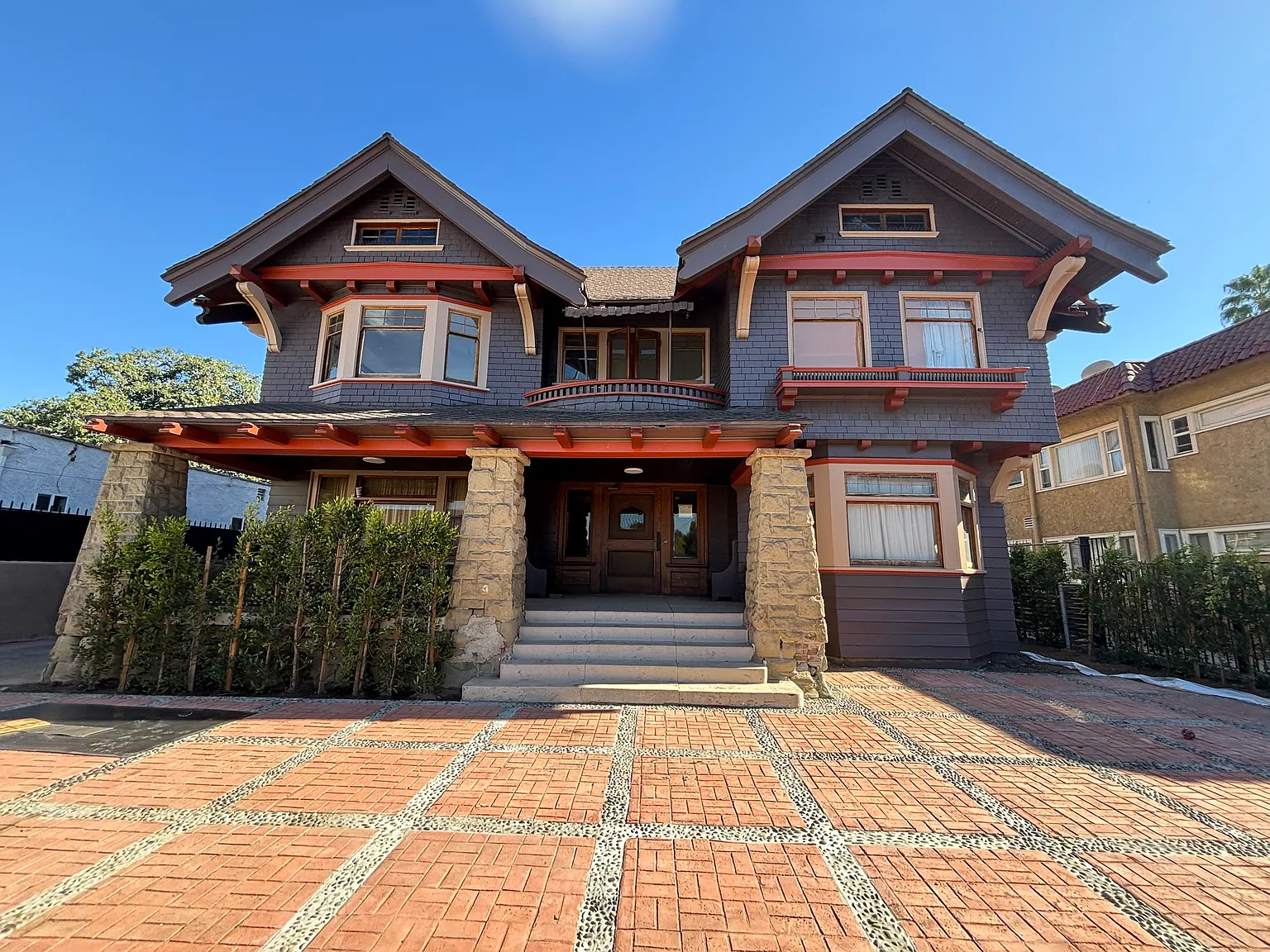6 bed, 3009 sqft, $1,300 — Photo 1