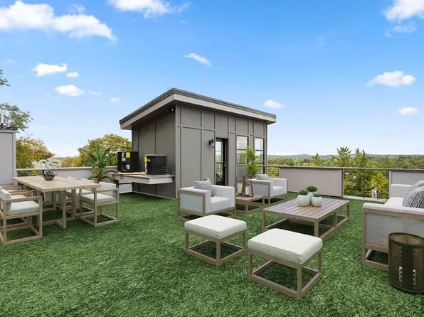 222 Austin St #222, West Newton, MA 02465