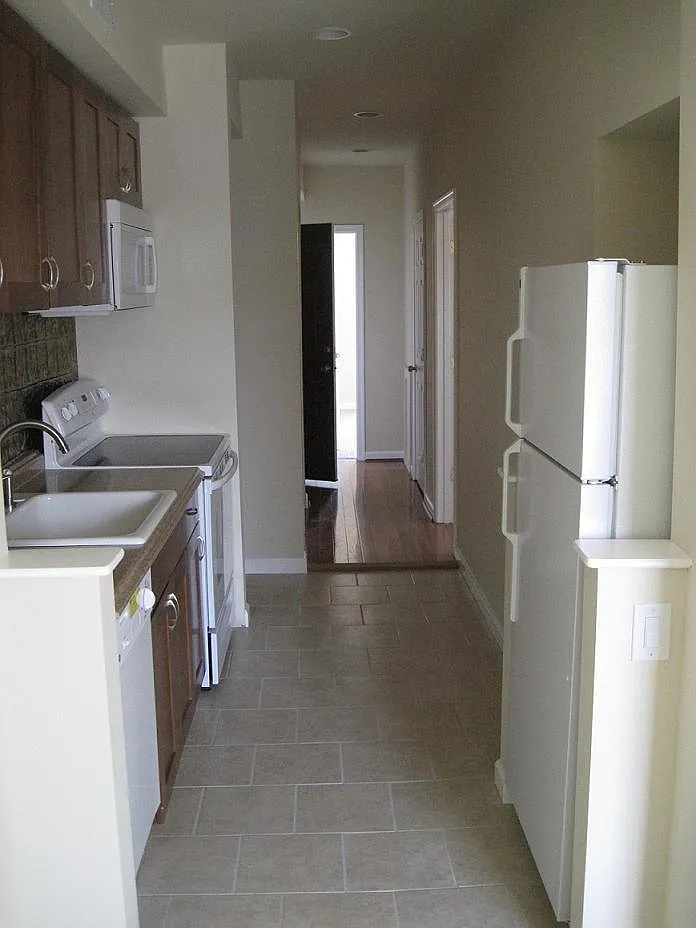 2 bed, 800 sqft, $1,700 — Photo 3
