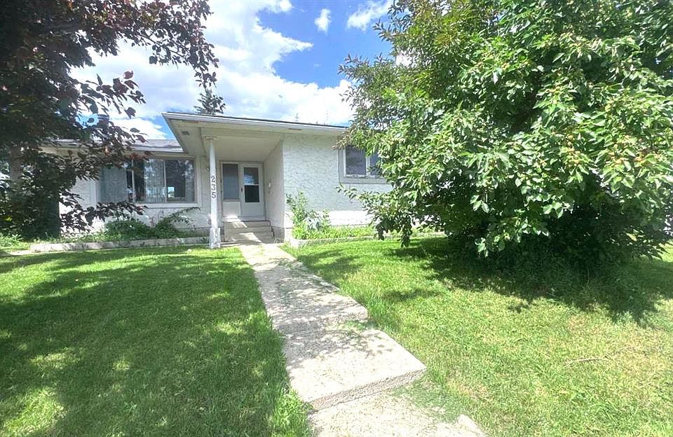 1st image of 235 S Penbrooke Close SE