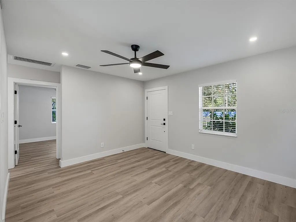 2 bed, 1.0 bath, 984 sqft, $2,535 — Photo 3