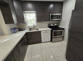 2200 E Hallandale Beach Blvd