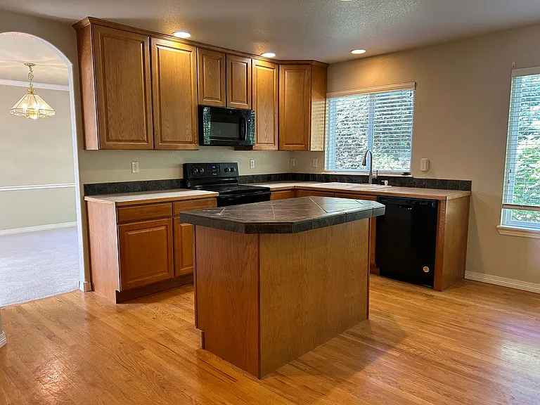 5406 Hunter Dr — Photo 11